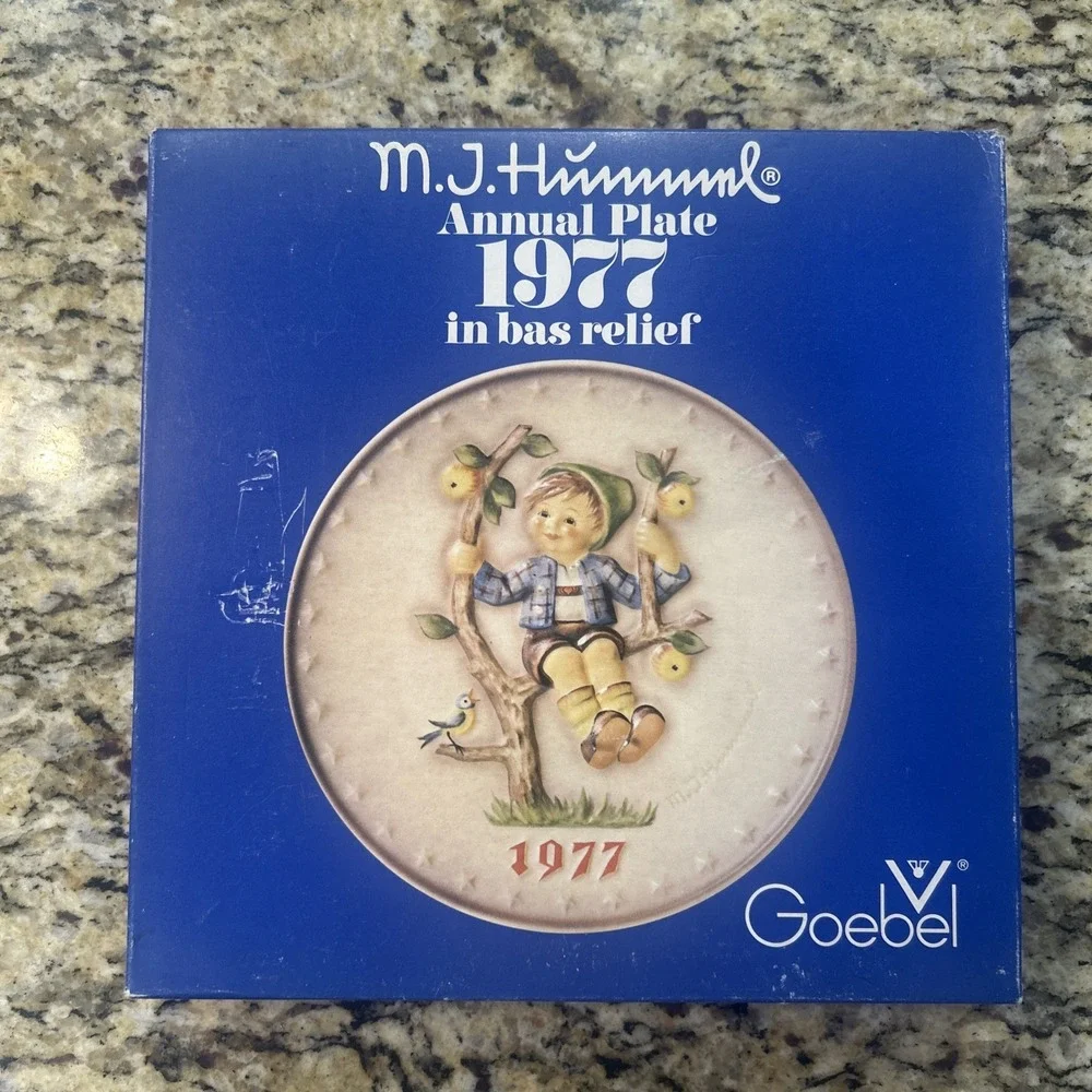 Hummel Annual Plate 1977. W Goebel-Porzellanfabrik